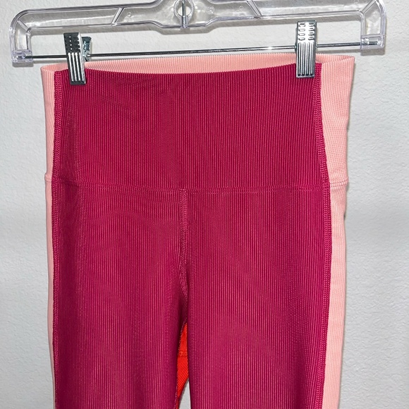 BEACH RIOT SPORT | Marlene Colorblock Top and Legging Set in Merlot | Size L & M - Picture 12 of 13